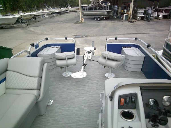 Used 2022  powered Bennington Boat for sale 2022 Bennington 20SF for sale in INVERNESS, FL