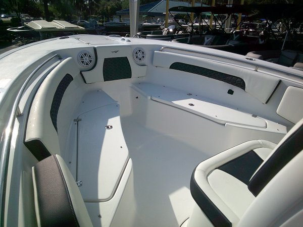 Bow Seating 2027 Tidewater 232CC for sale in INVERNESS, FL