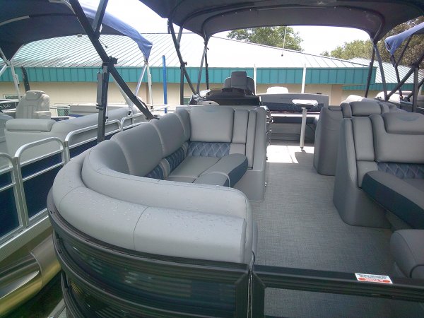 Pre-Owned 2024 Bennington for sale 2024 Bennington 23RSB Swingback Tritoon for sale in INVERNESS, FL