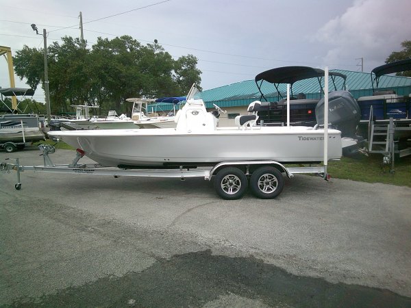 2027 Tidewater 2110 BMT 2027 Tidewater 2110 BM Tunnel for sale in INVERNESS, FL